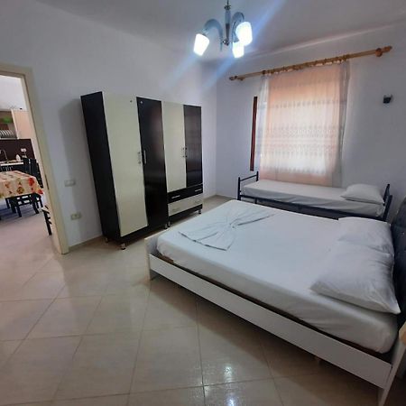 Flower Hill Vlorë Екстериор снимка