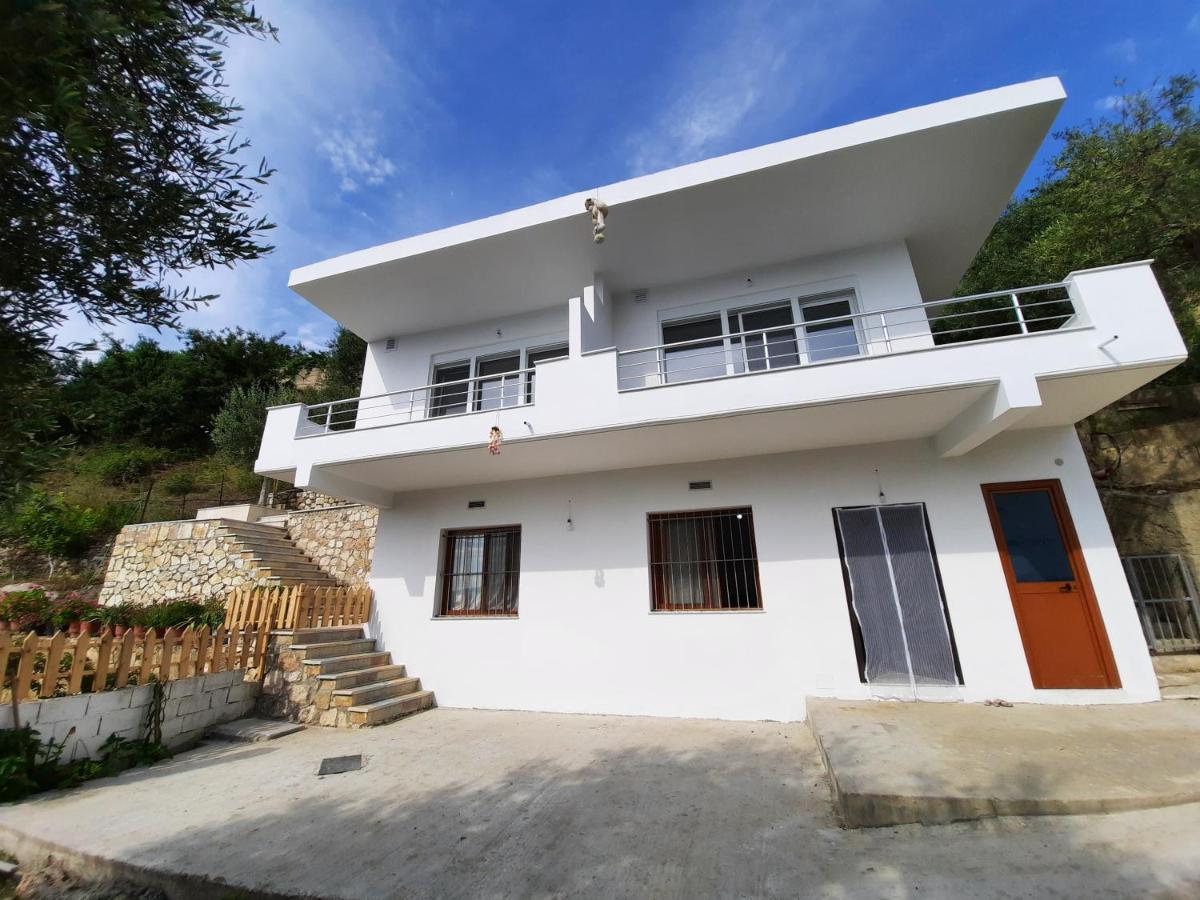 Flower Hill Vlorë Екстериор снимка