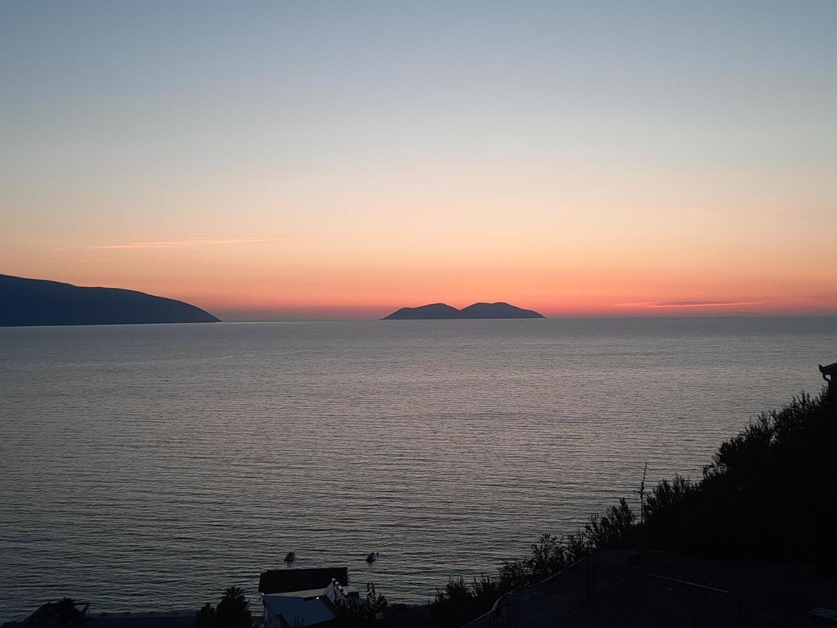 Flower Hill Vlorë Екстериор снимка