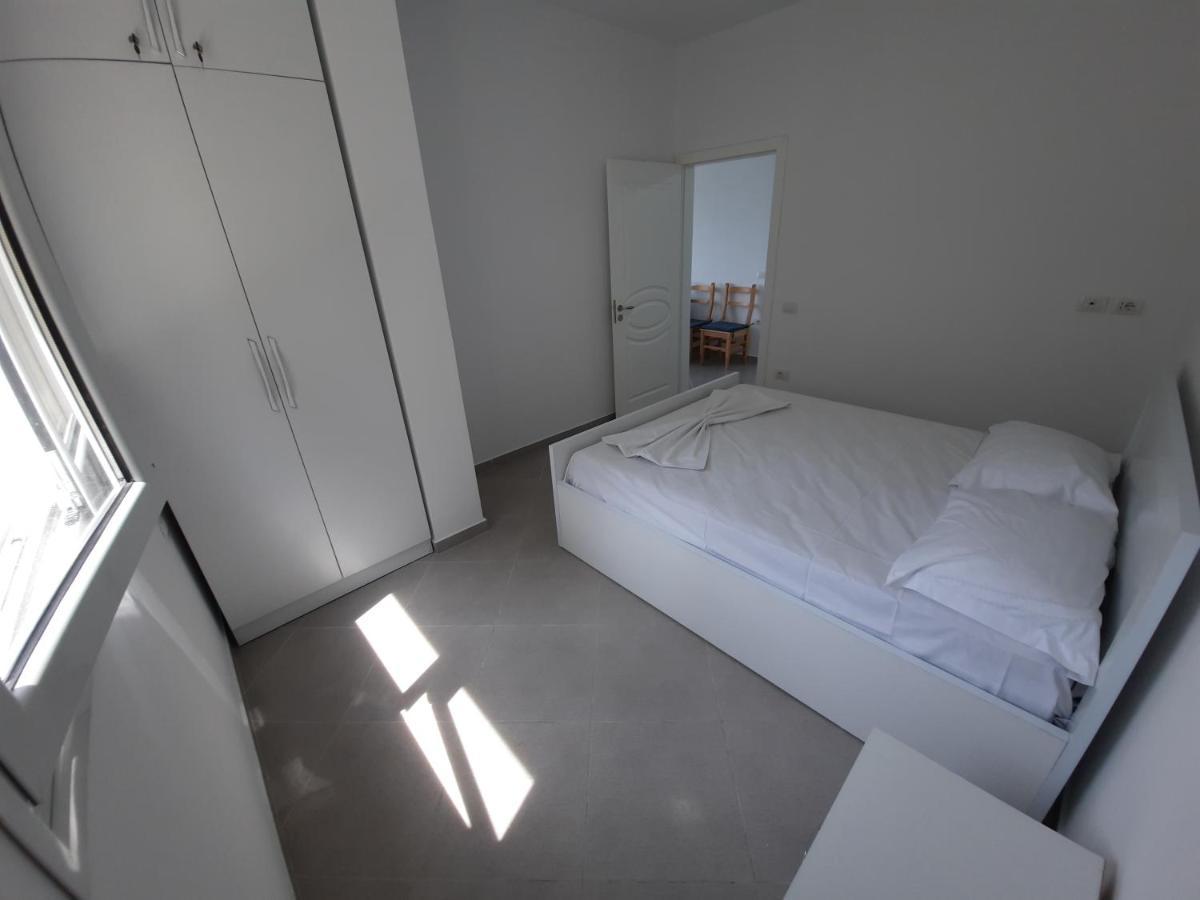 Flower Hill Vlorë Екстериор снимка