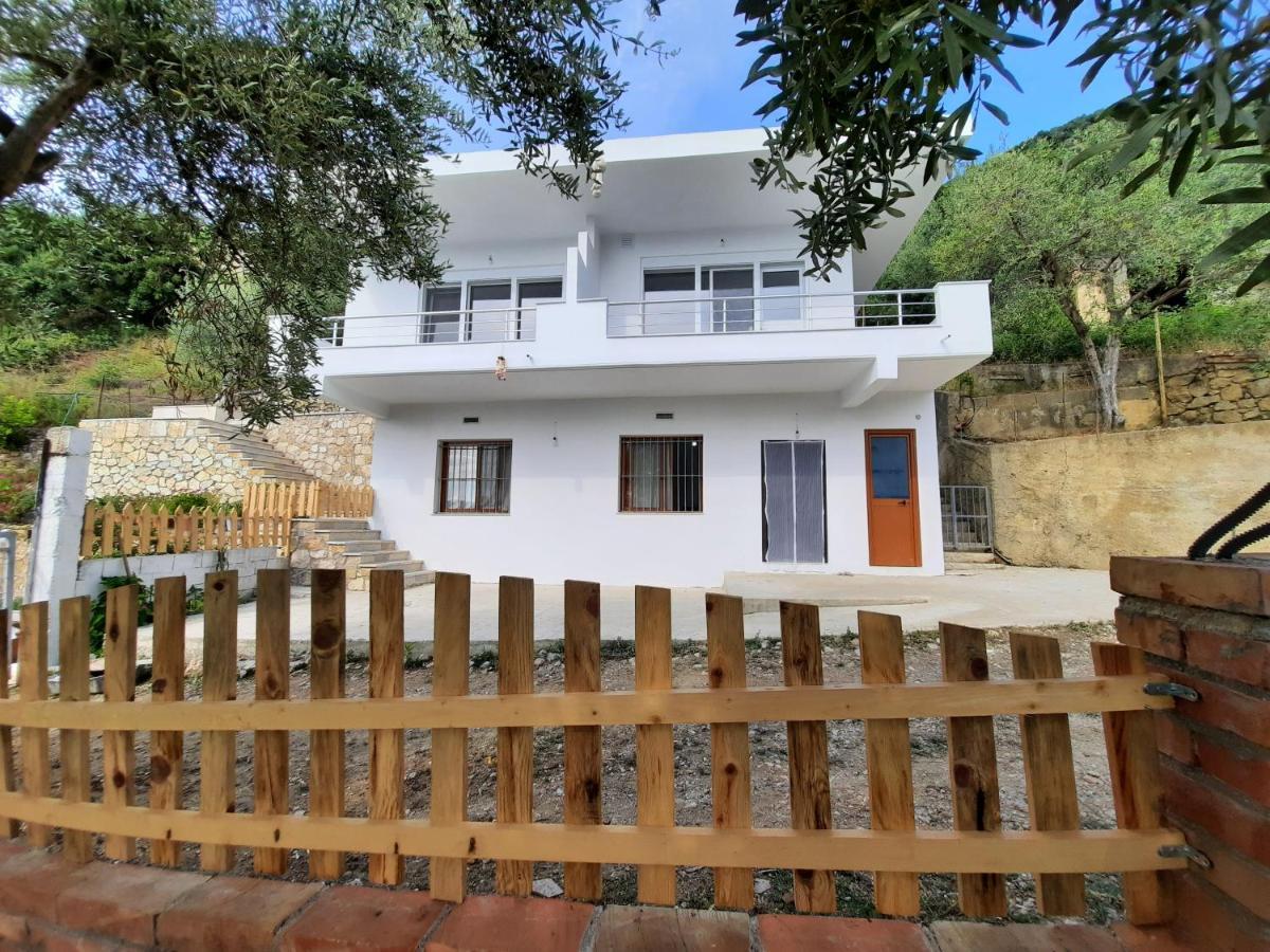 Flower Hill Vlorë Екстериор снимка