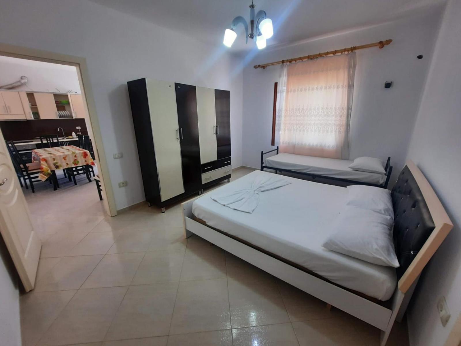 Flower Hill Vlorë Екстериор снимка