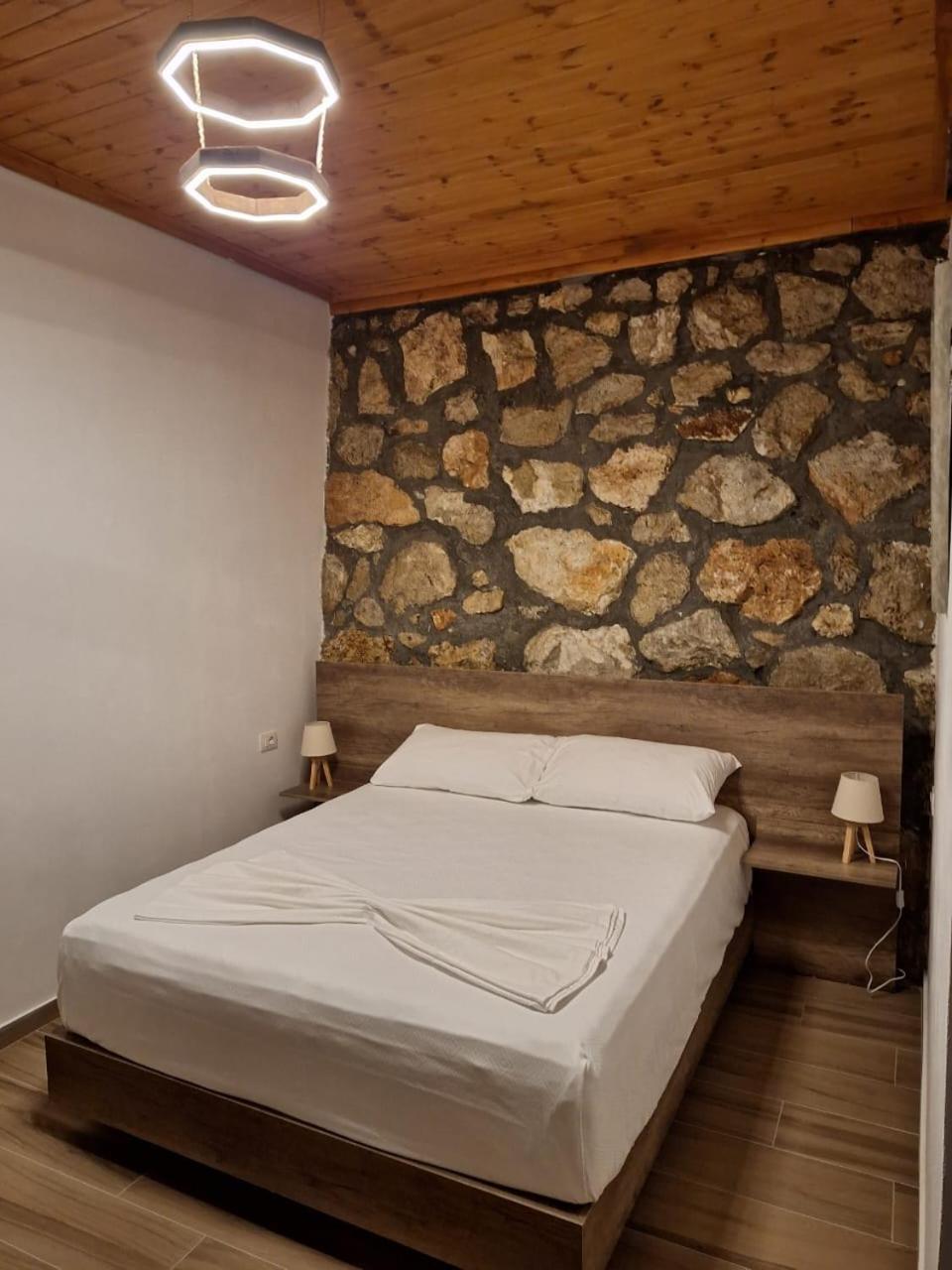 Flower Hill Vlorë Екстериор снимка
